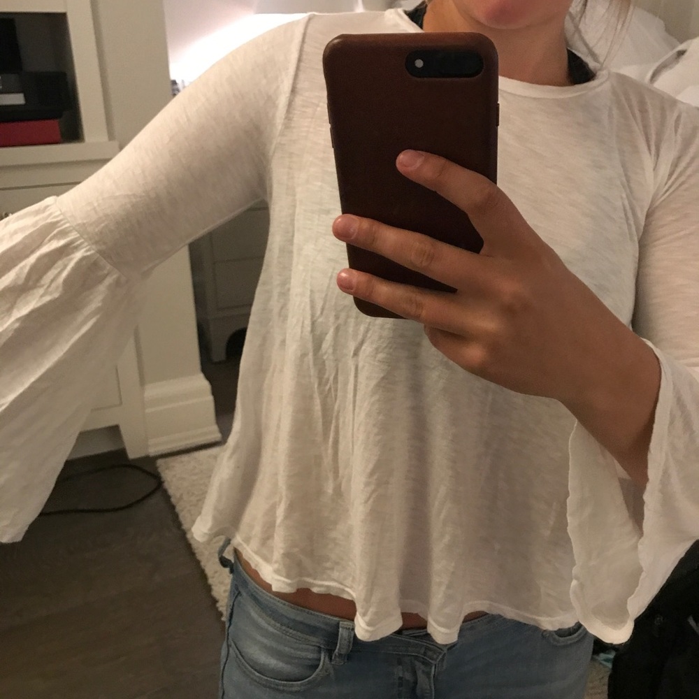 Long sleeve white tshirt